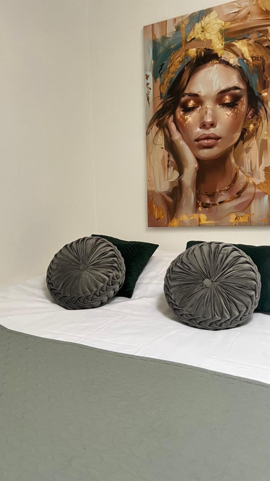 Ruim Comfortabel Appartement Centrum Breda Met Restaurant! Buitenkant foto