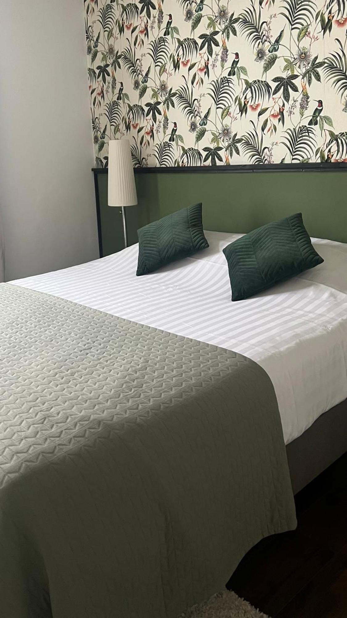 Ruim Comfortabel Appartement Centrum Breda Met Restaurant! Buitenkant foto